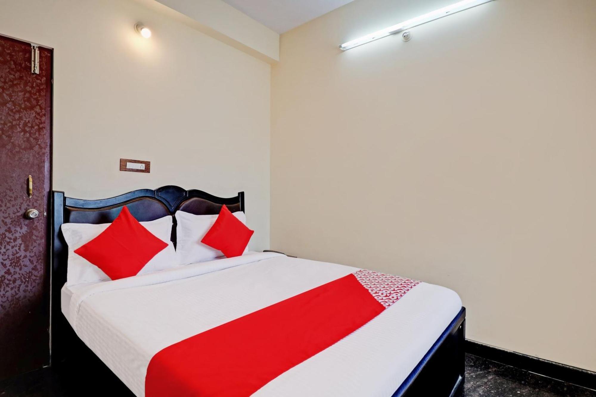Hotel O Blooms Inn Bangalore Exteriör bild