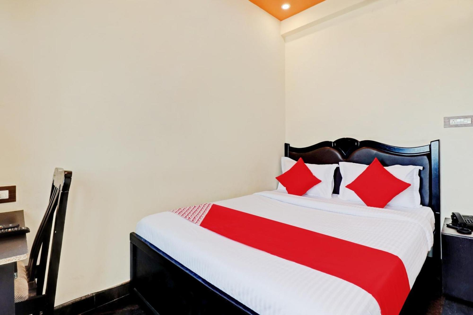 Hotel O Blooms Inn Bangalore Exteriör bild