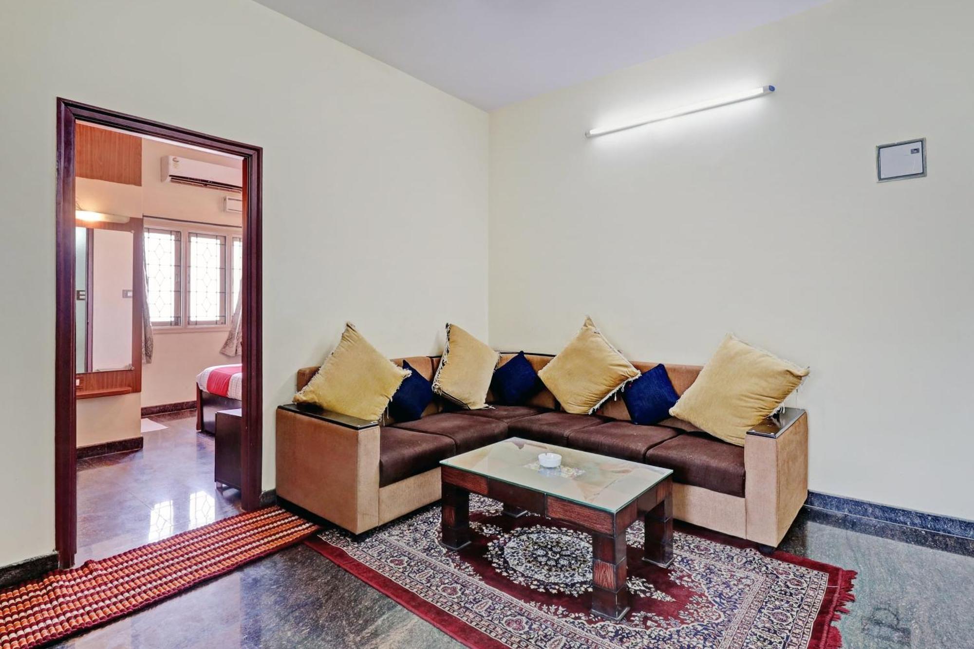 Hotel O Blooms Inn Bangalore Exteriör bild