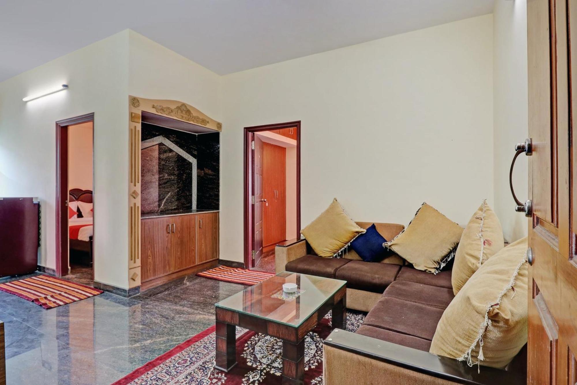 Hotel O Blooms Inn Bangalore Exteriör bild