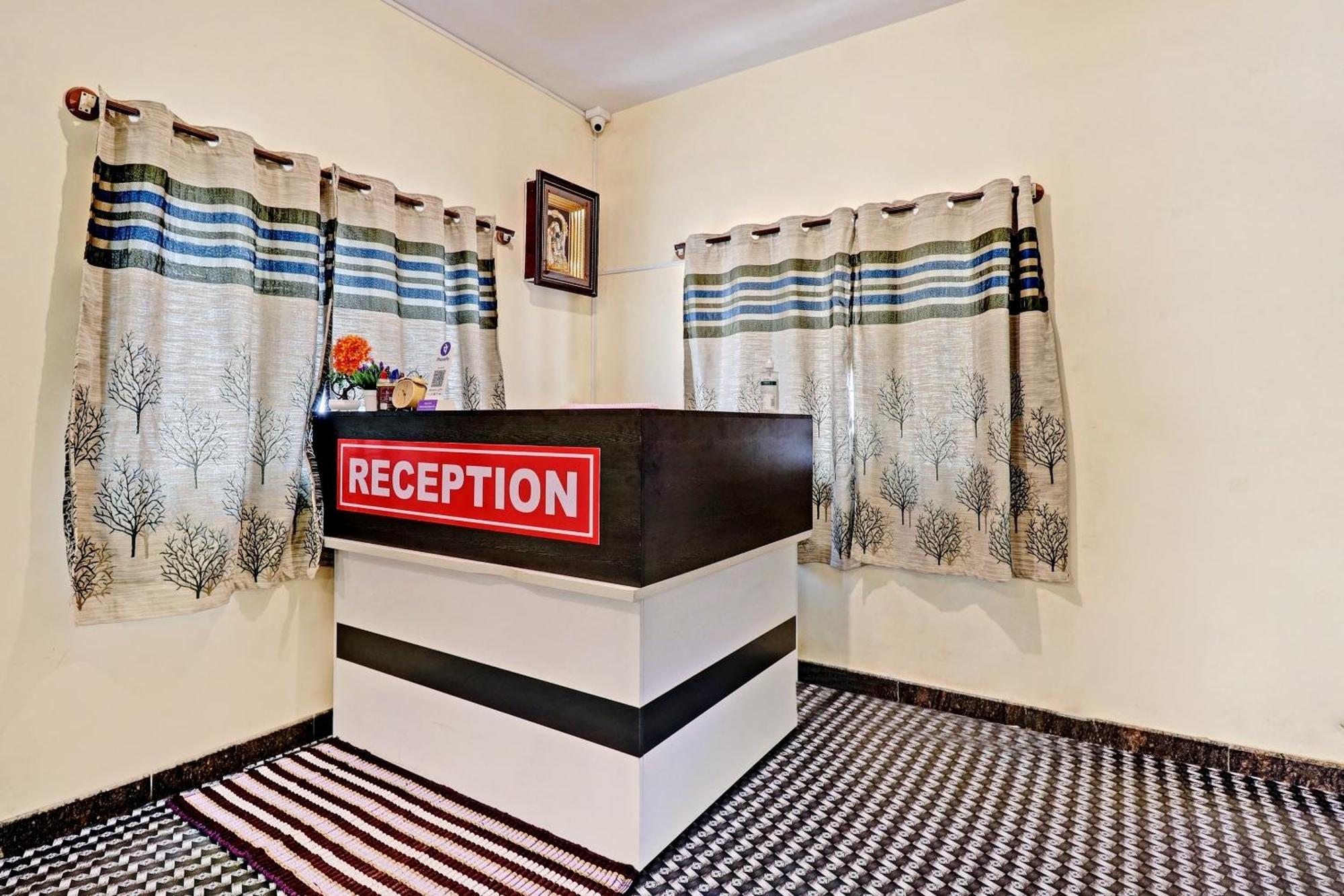 Hotel O Blooms Inn Bangalore Exteriör bild